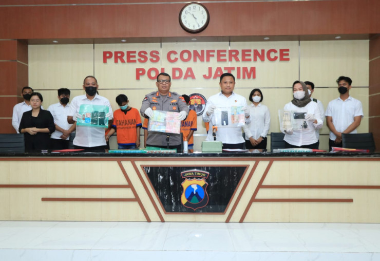Polda Jatim Berhasil Ungkap Perdagangan Wanita, 5 Tersangka  Diamankan