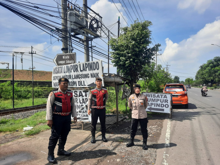 Patroli Sat Samapta Polresta Sidoarjo Antisipasi Lonjakan Wisata di Kawasan Lumpur Lapindo