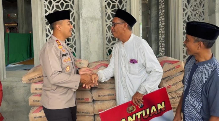 Polri Peduli Polres Kediri Salurkan Bantuan Untuk Pembangunan Masjid An Nur Al Utsmani