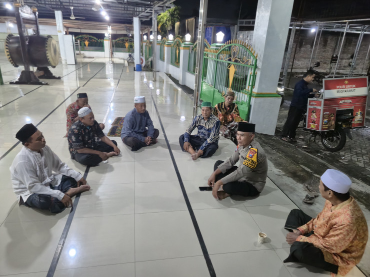 Bhabinkamtibmas Polsek Taman Sampaikan Pesan Kamtibmas Selama Ramadan