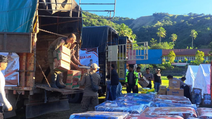 Polri Salurkan Puluhan Ribu Bantuan Logistik untuk Korban Bencana Alam di Sumatera Barat