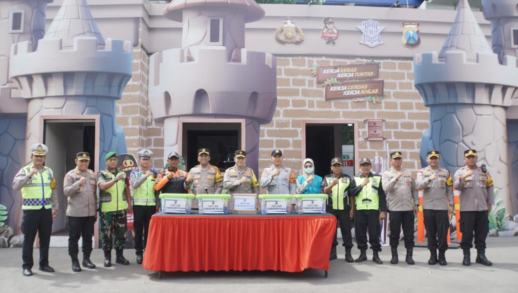 Tim Itwasum Polri Supervisi Operasi Lilin Semeru 2024 di Posyan Terminal Purabaya