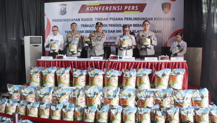 Polisi Amankan 12,5 Ton Beras Oplosan, di Tempat Produksi Sidoarjo
