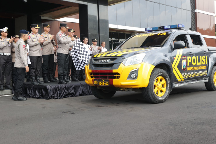 Kapolda Jatim Lepas 79 Personel Pamapta Maksimalkan Pelayanan Terpadu di Jajaran Polres